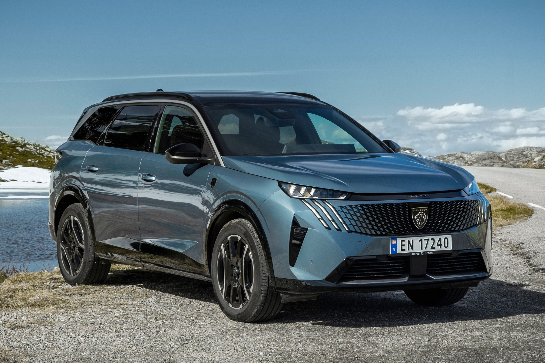 Peugeot E-5008 SUV 4x4 med firehjulstrekk