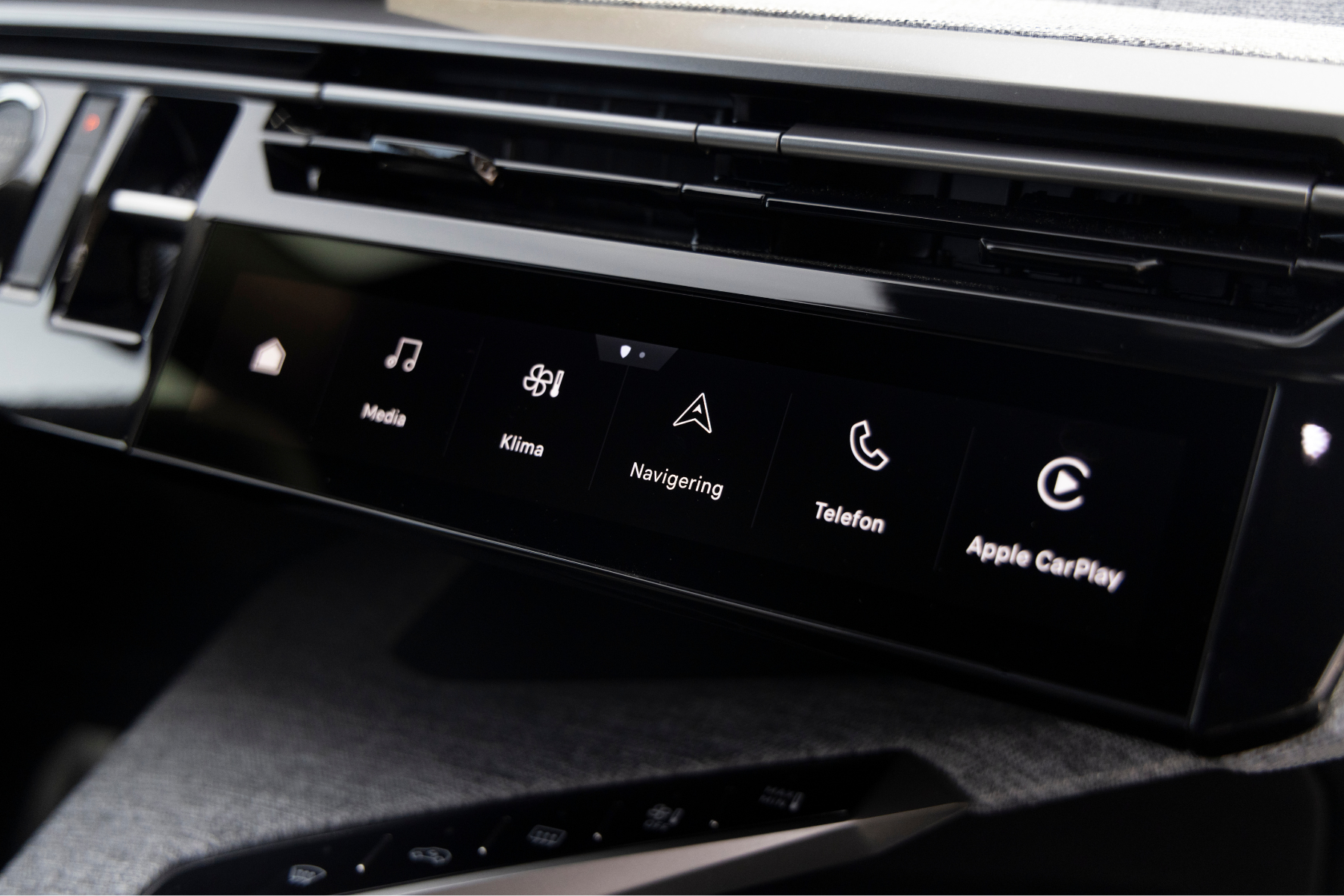 Brukervennlig og intuitivt brukergrensersnitt i Peugeot E-5008