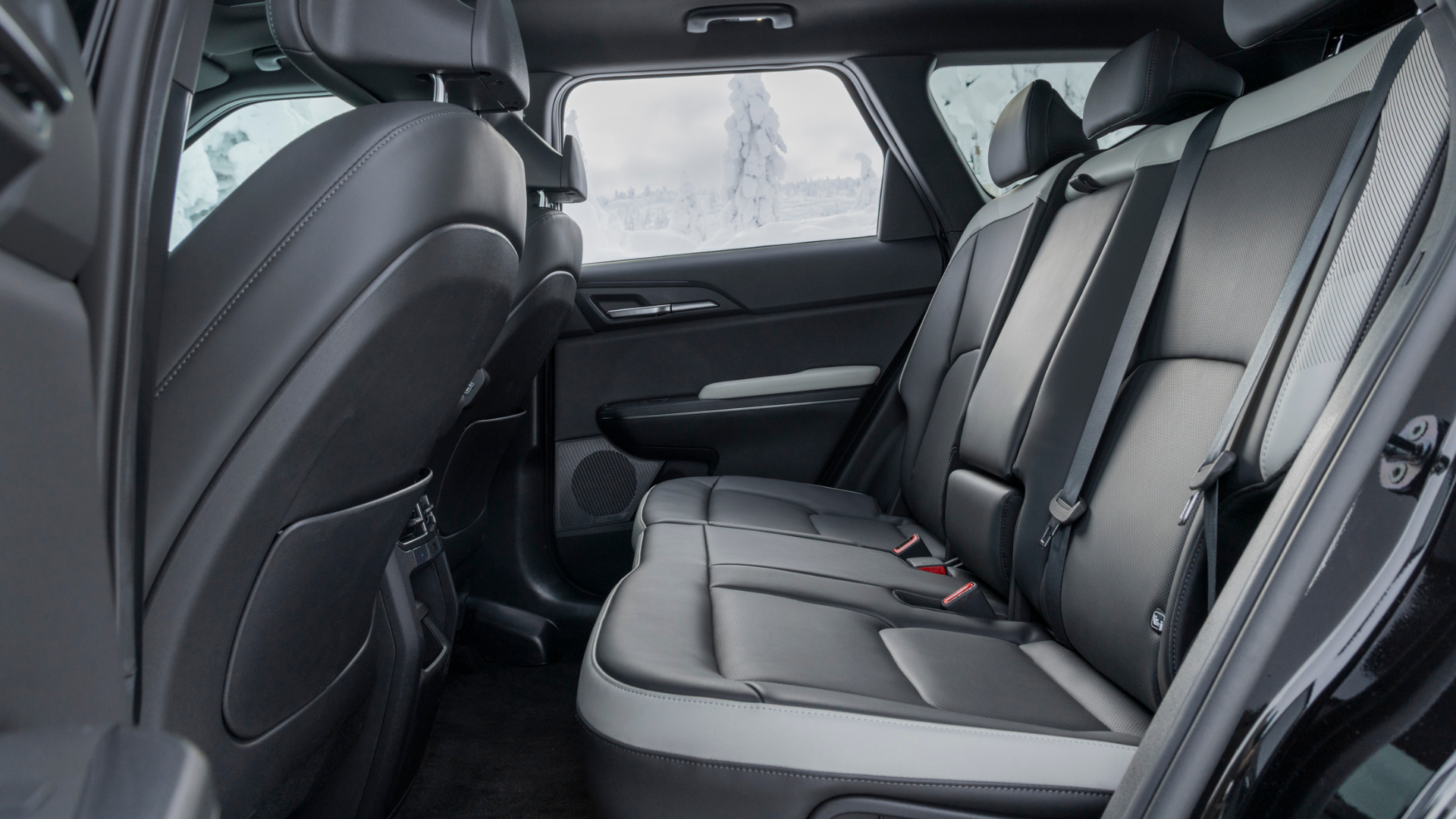 Romslige bakseter i Kia EV5