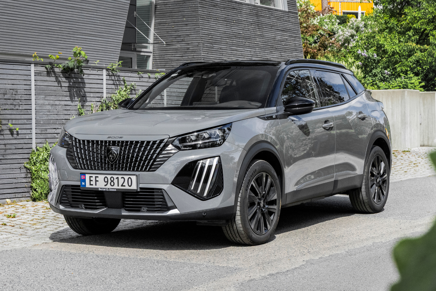 Peugeot E-2008 SUV i Norge