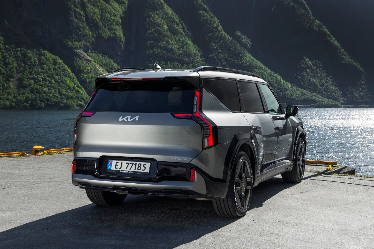 Kia EV9 GT-Line sett bakfra