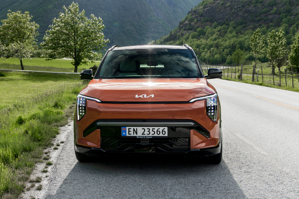 Kia Ev3 orange