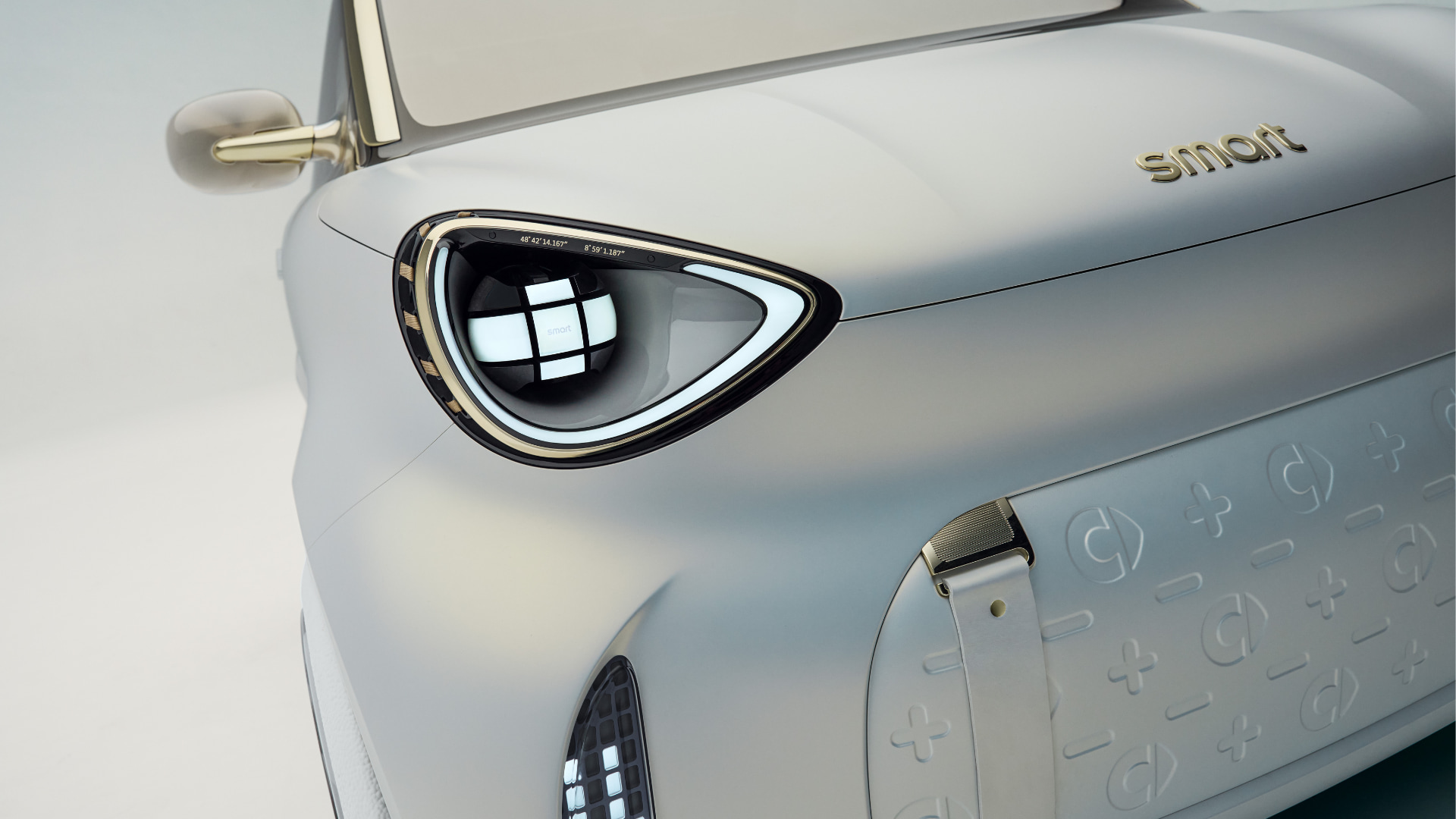 smart concept #2 prototype i hvit og gull