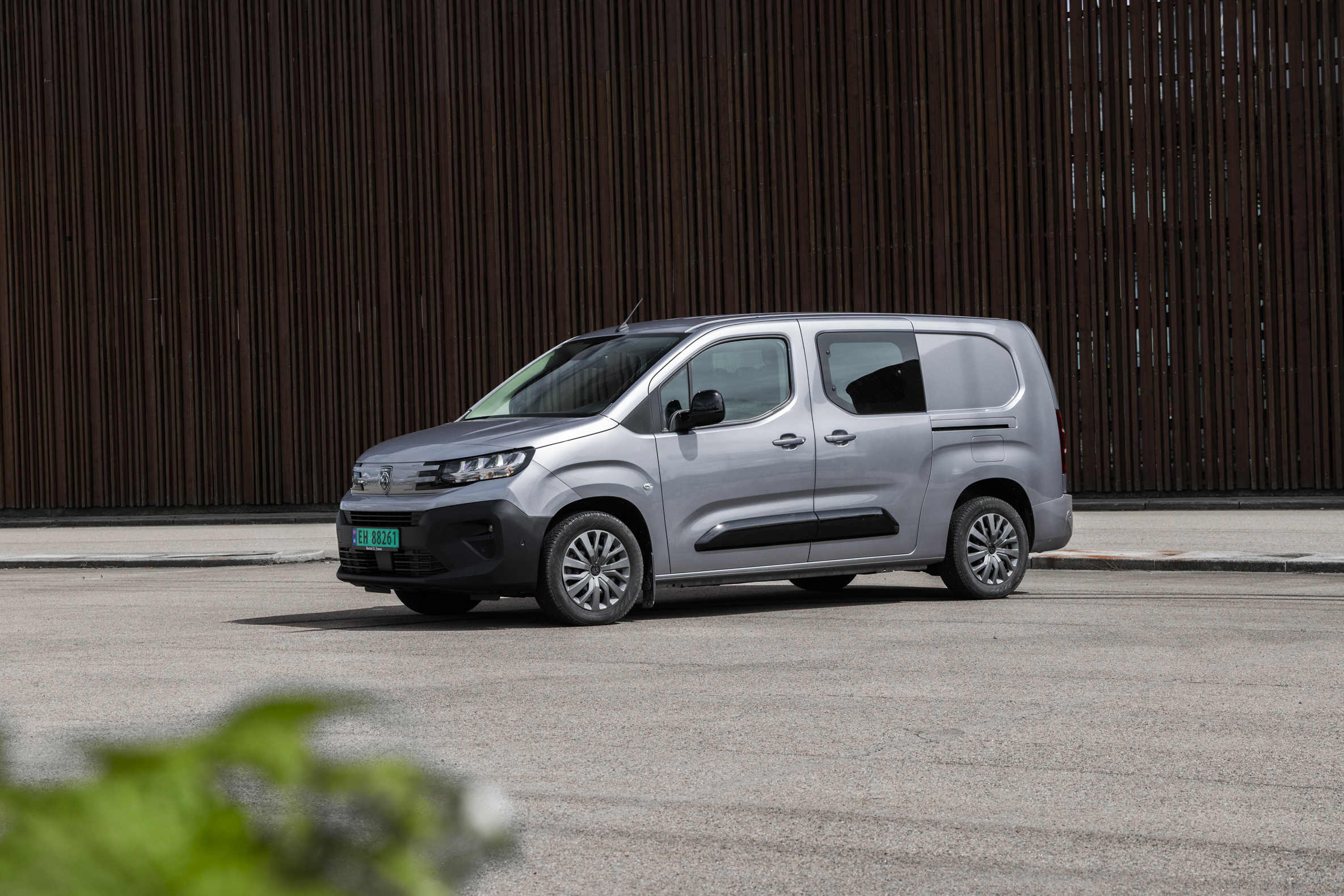 Peugeot e-Partner elektrisk sett fra siden