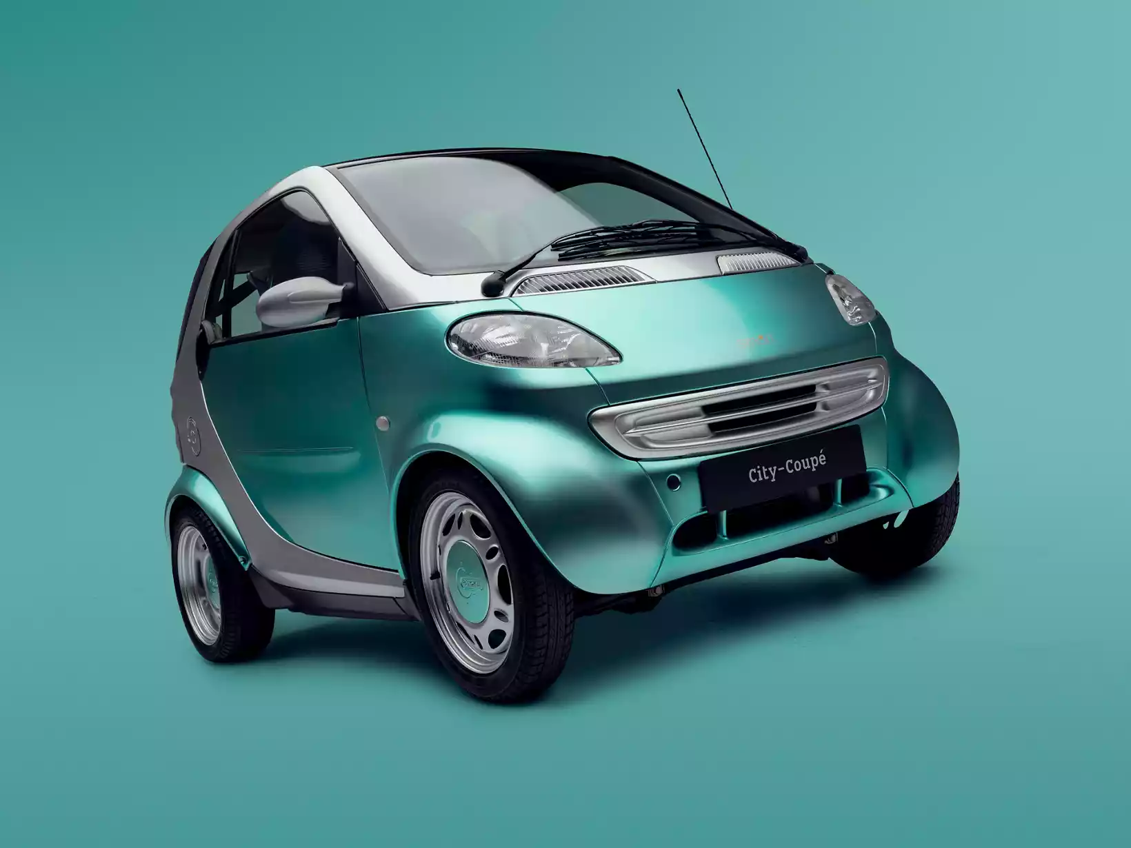 Klassisk smart City-Coupé i turkis, den første modellen fra smart