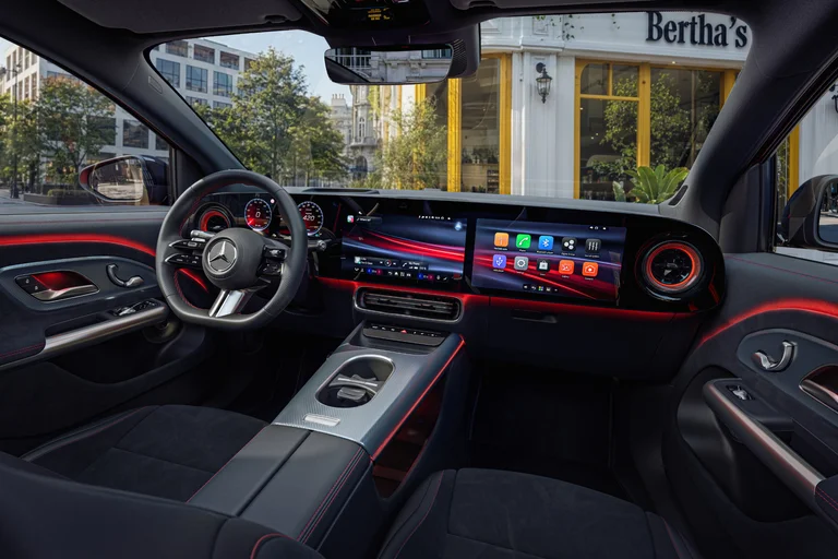 Nye GLA SUV med alcantara interiør