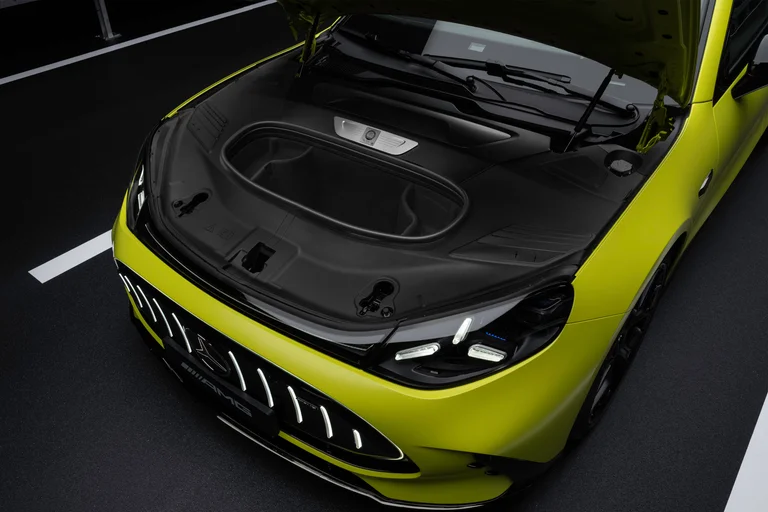 Frunk på Mercedes-AMG GT