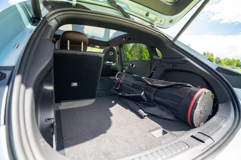 Bagasjerom med golfbag i smart #3 Pulse