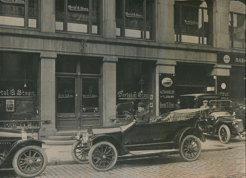 Historisk bilde av Bertel O. Steen virksomhet i Kirkegata 9, Oslo