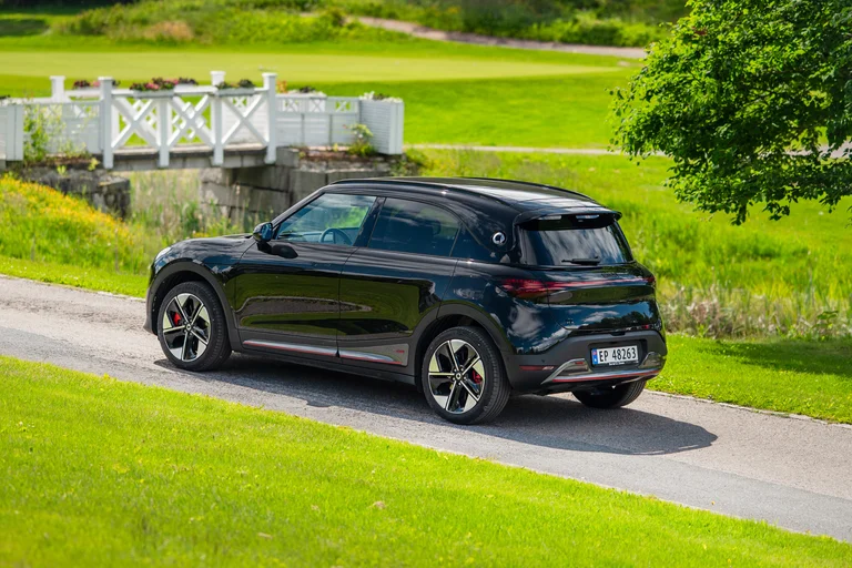 smart #1 i svart metallic med BRABUS styling