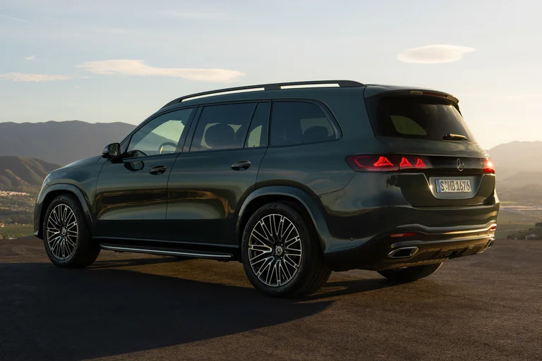 GLS SUV fra Mercedes-Benz med AMG lettmetall-felger