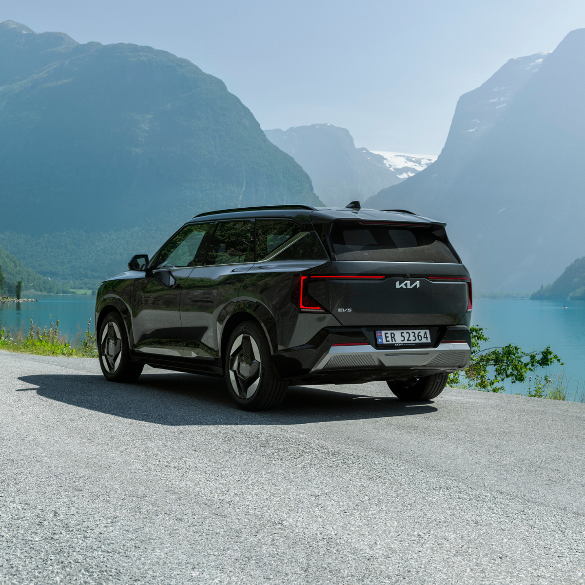 Kia EV5 GT Line i svart metallic lakk