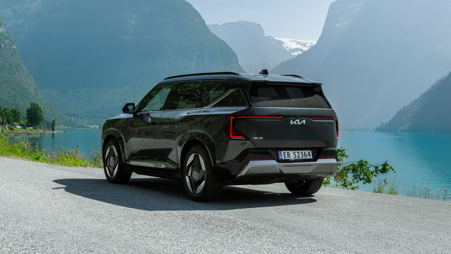 Kia EV5 2027-modell i svart metallic lakk og GT Line utstyrsnivå