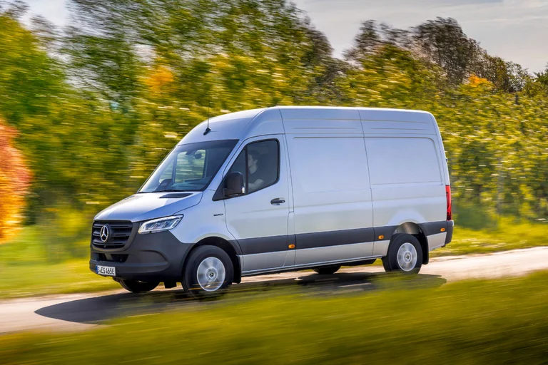 Mercedes-Benz Sprinter varebil i grå metallic lakk