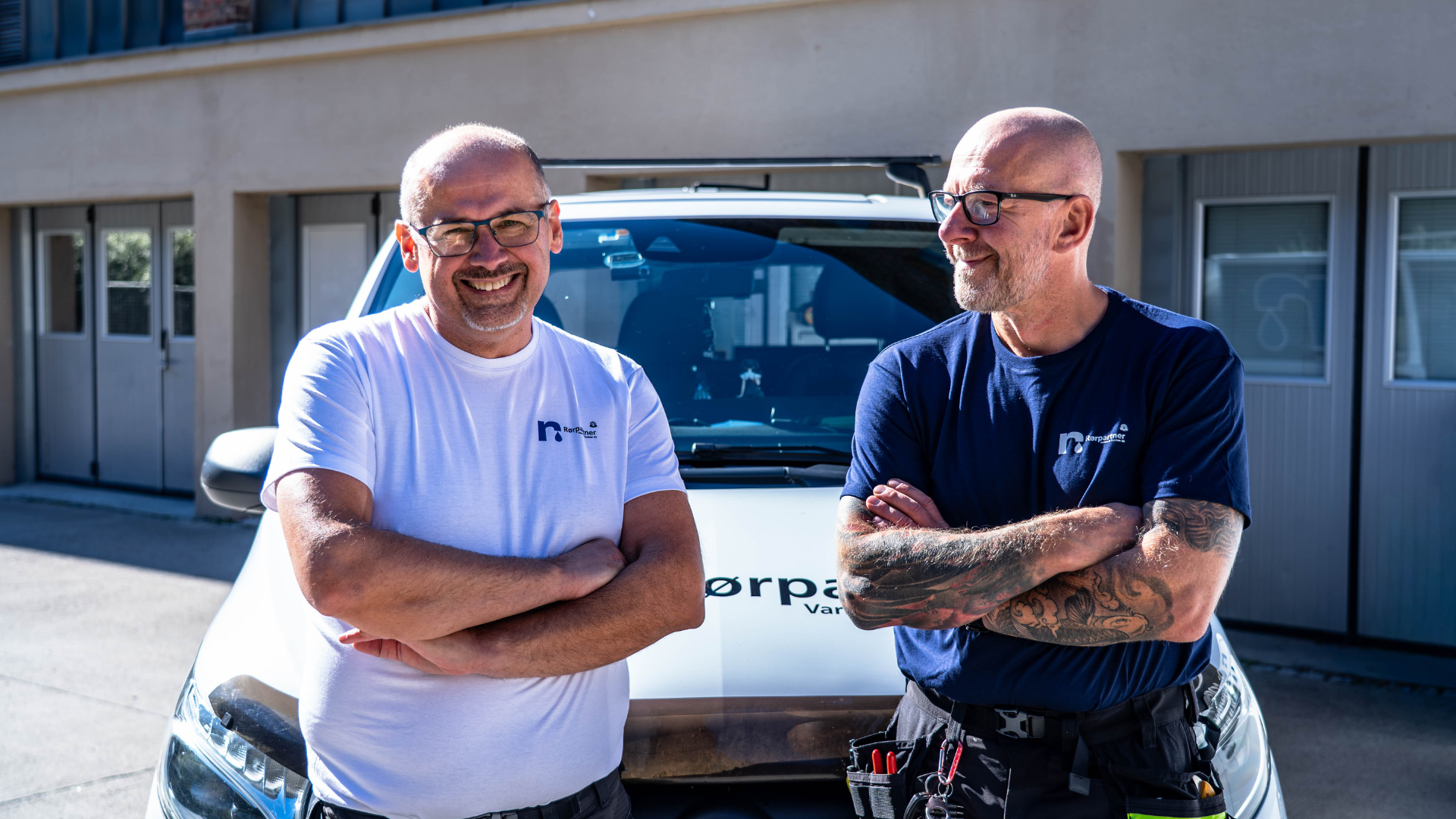 Rørpartner rørleggere foran sin Mercedes-Benz Vito varebil