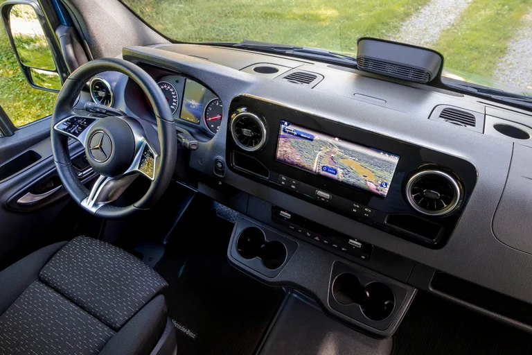 Mercedes Sprinter varebil interiør og førerhus