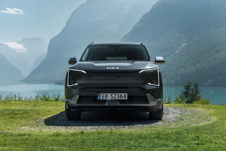 Kia EV5 GT Line i svart metallic lakk