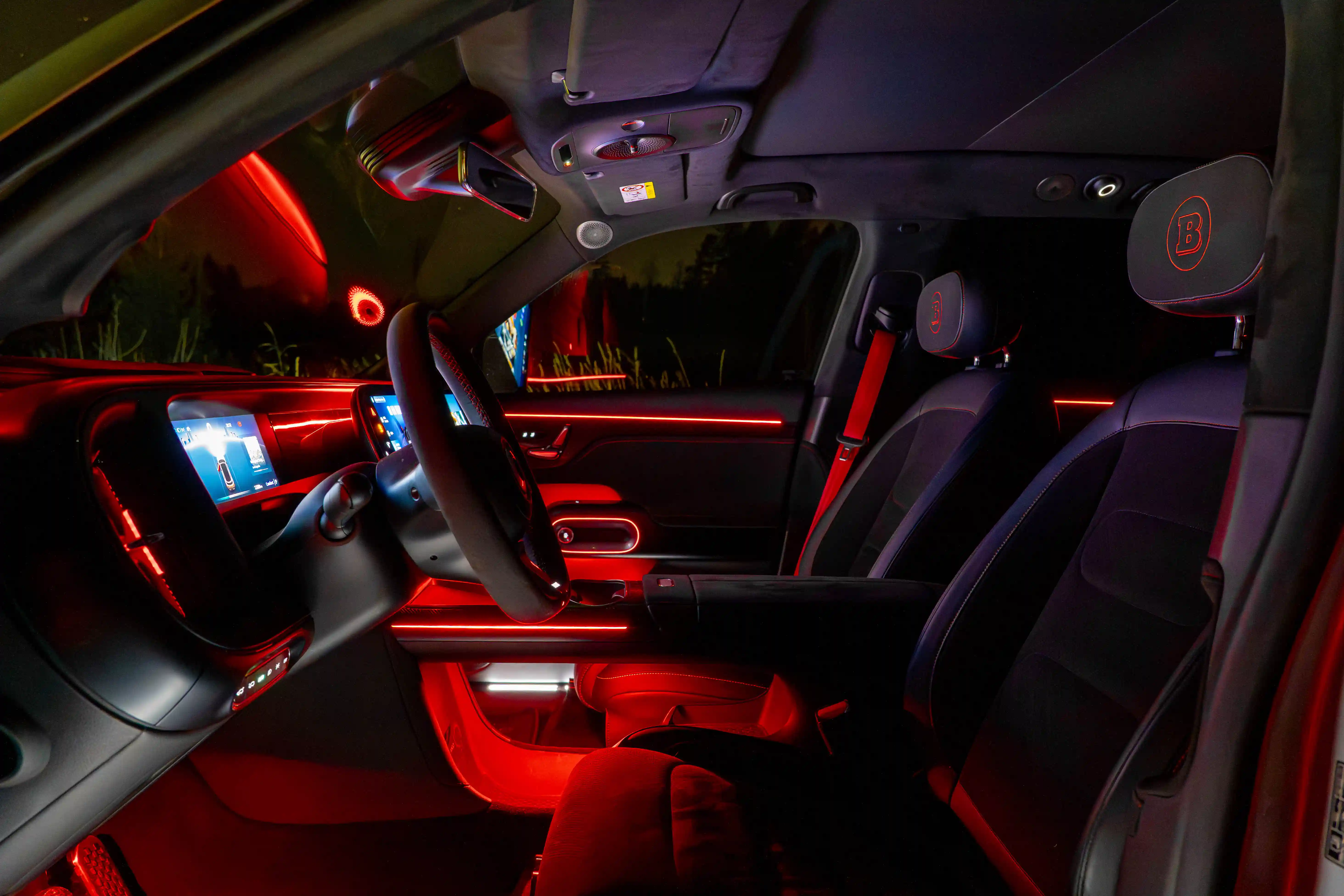 Interiøret i smart #5 BRABUS med rød ambientbelysning