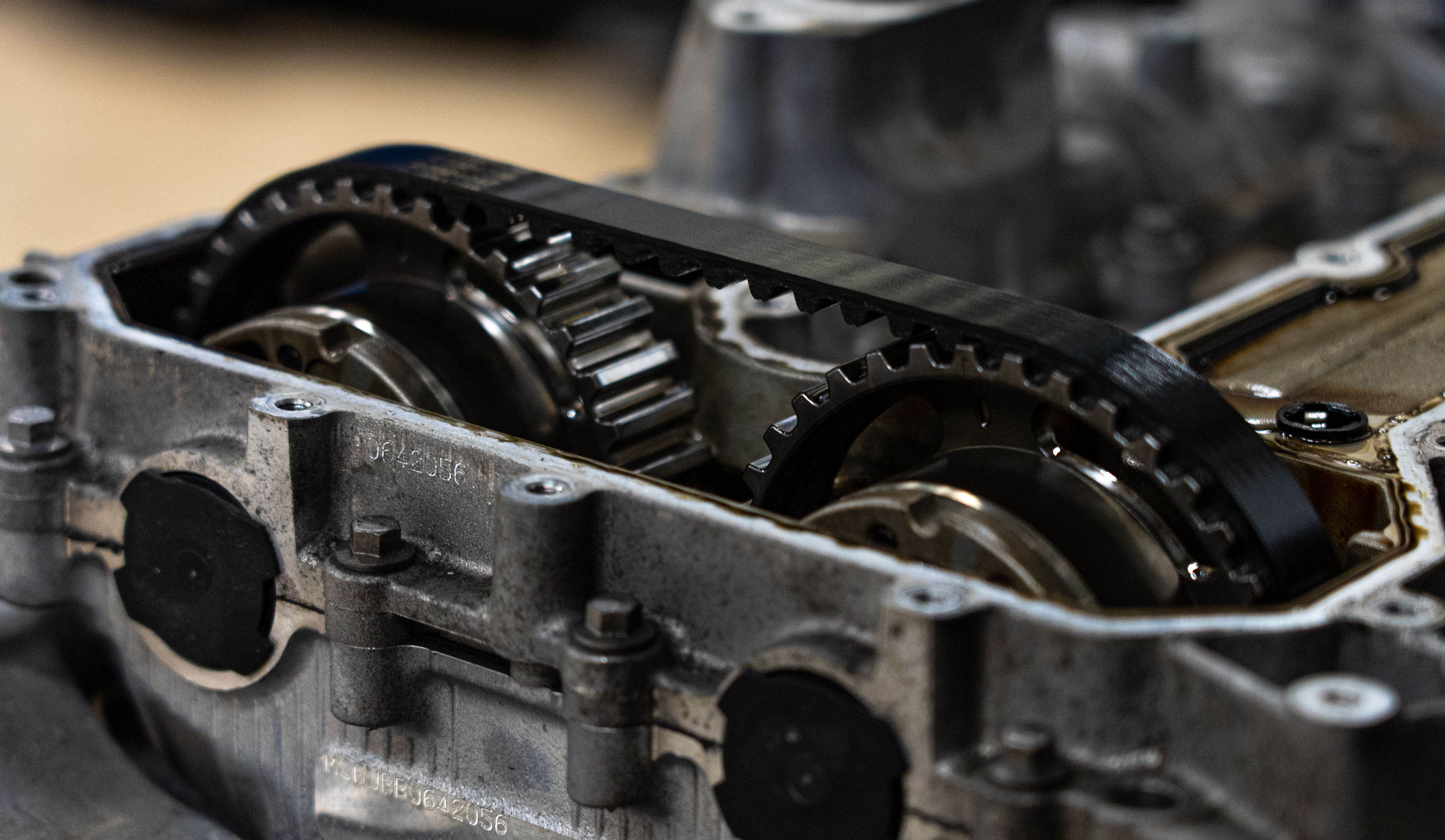 Illustrasjon av en registerreim til fossil-bil fra Peugeot.