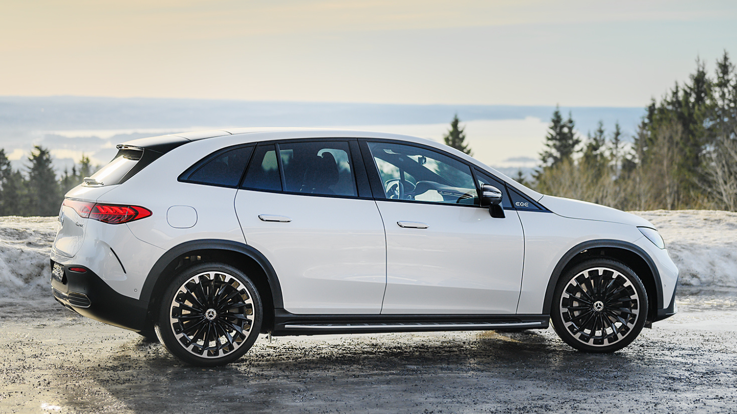 Hvit EQE SUV 350 fra Mercedes-EQ
