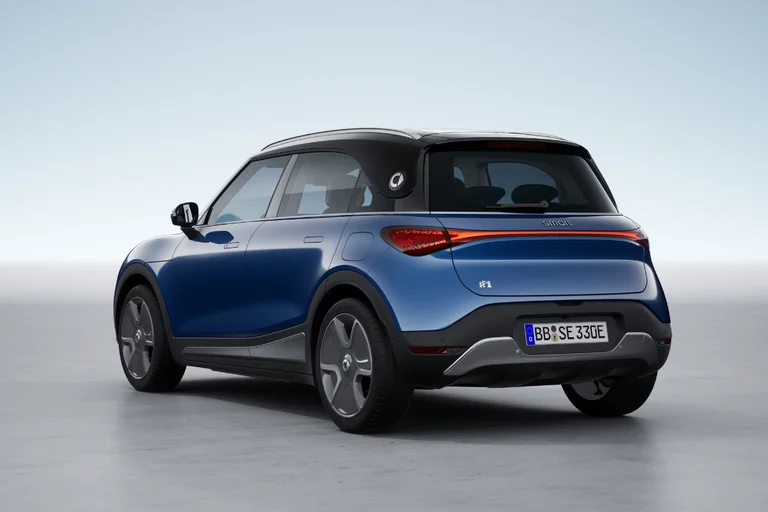Nye smart #1 i blå metallic sett bakfra.