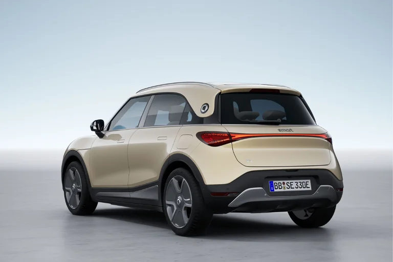 smart #1 Pulse solar silver metallic lakk sett bakfra.