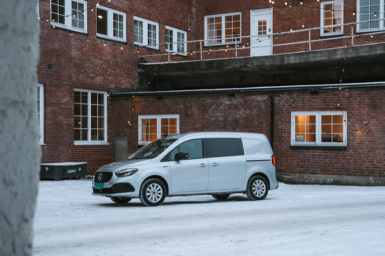Mercedes-Benz eCitan sett fra siden.