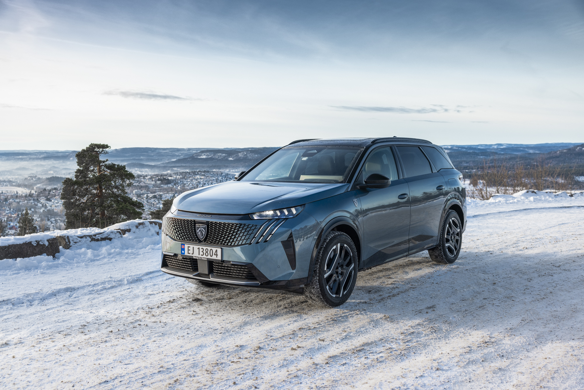 Peugeot E-5008 SUV