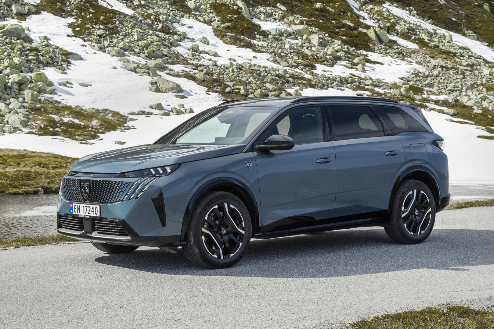 Peugeot E-5008 Long Range SUV