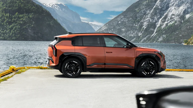 Kia EV3 sett fra siden
