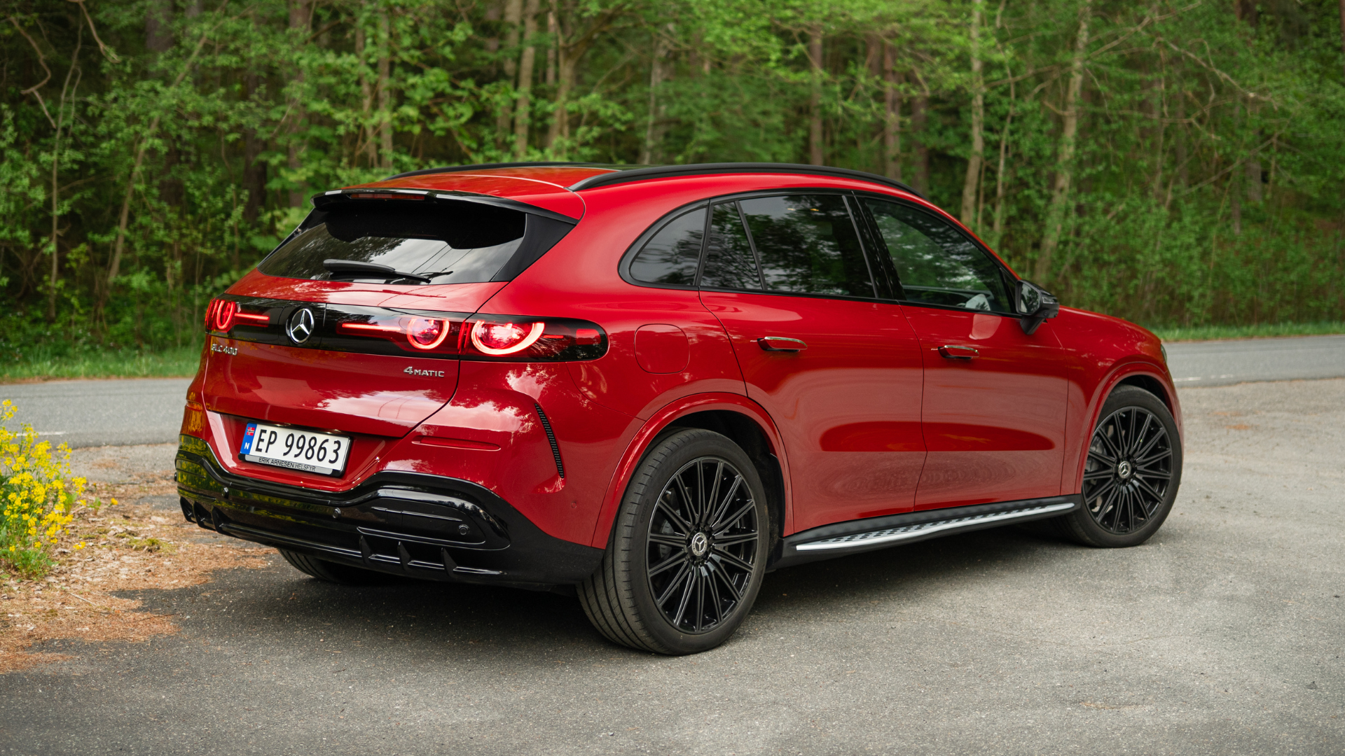 Mercedes-Benz GLC 2026-modell MANUFAKTUR Patagonia Red metallic