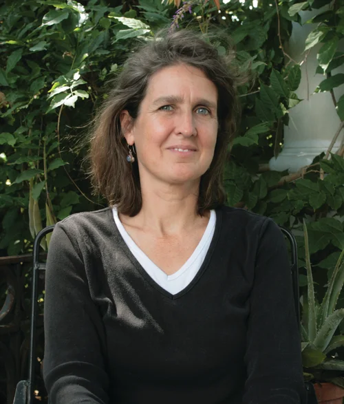 Portrettbilde Av Synthia Andrews