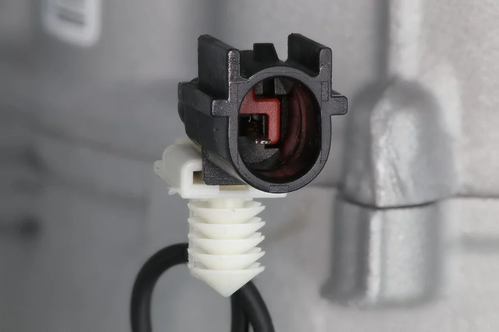 Valeo 690110 A/C compressor, connector and cable