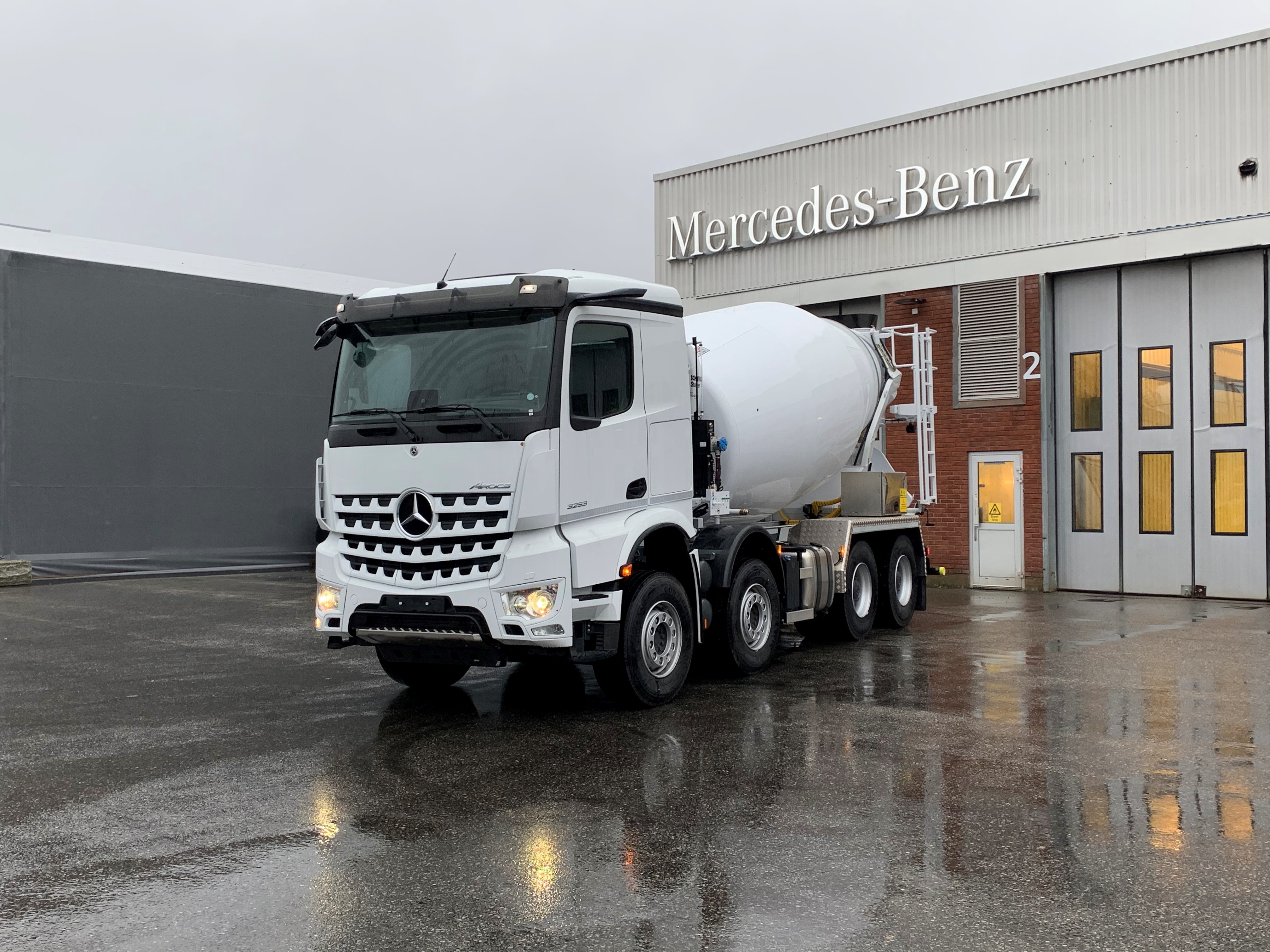 Foto av Mercedes-Benz Arocs betongbil