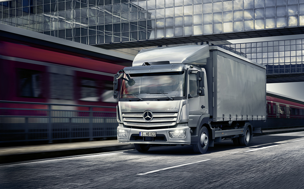 Mercedes-Benz Atego på veien