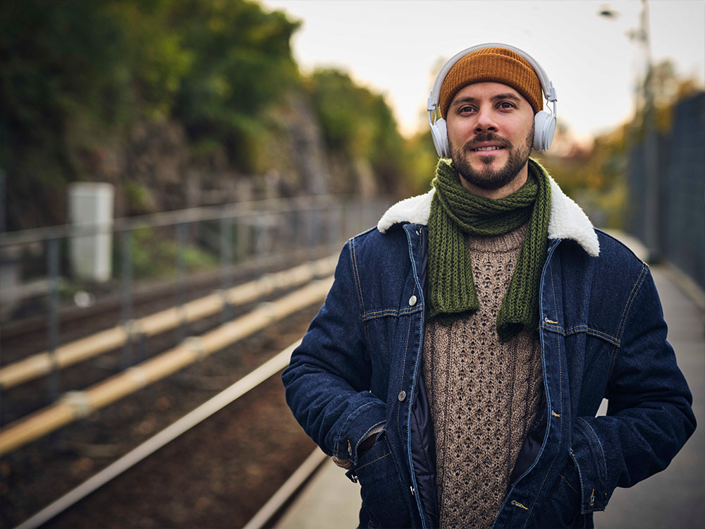 Lytting til lydbok på reise