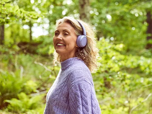 Lytting til lydboknyheter på tur