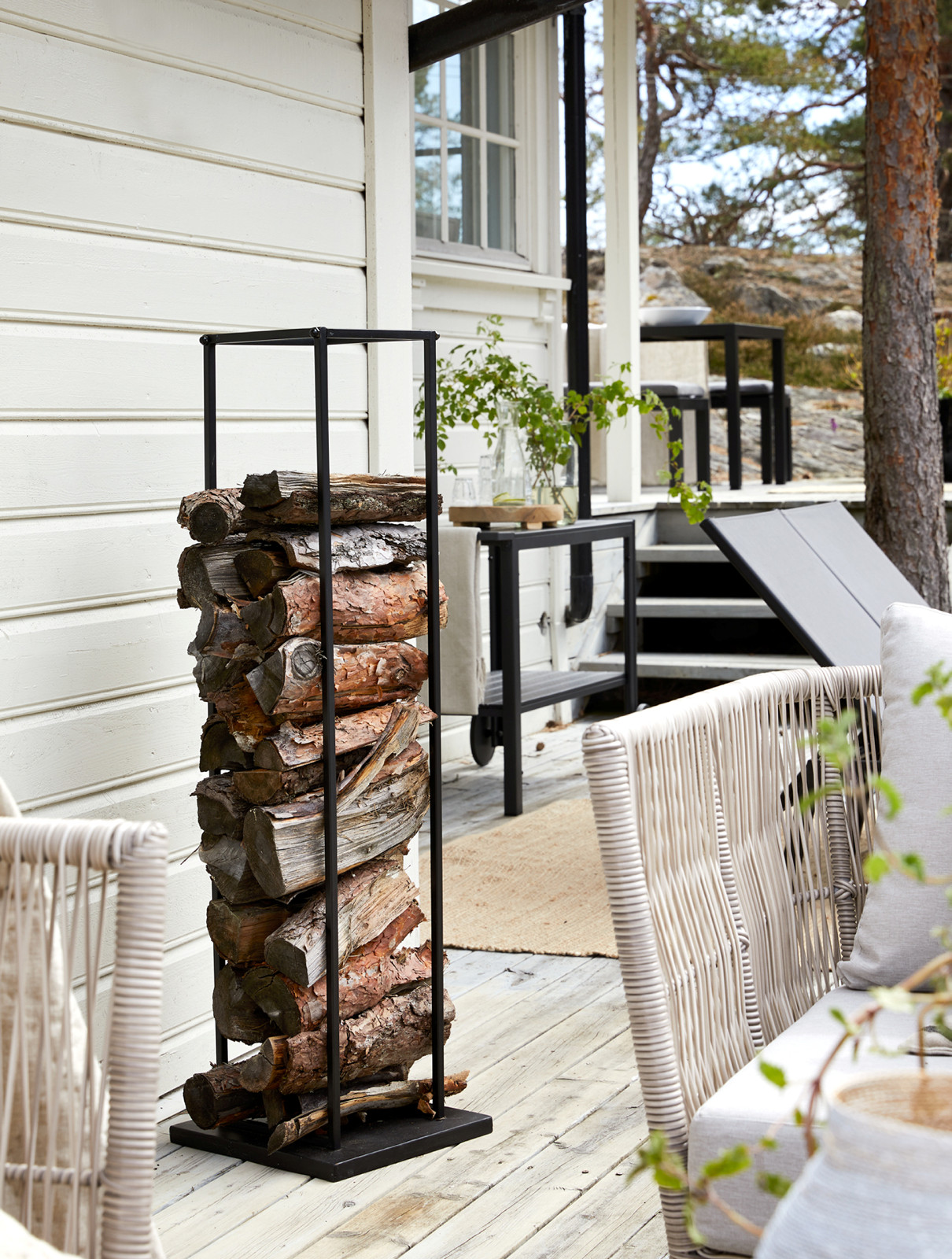 Emil vedstativ sort metall 33x33x115cm