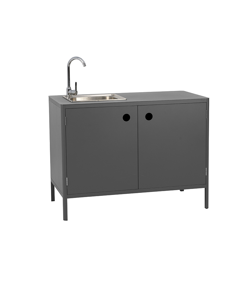 Kelia utekjøkken med kran