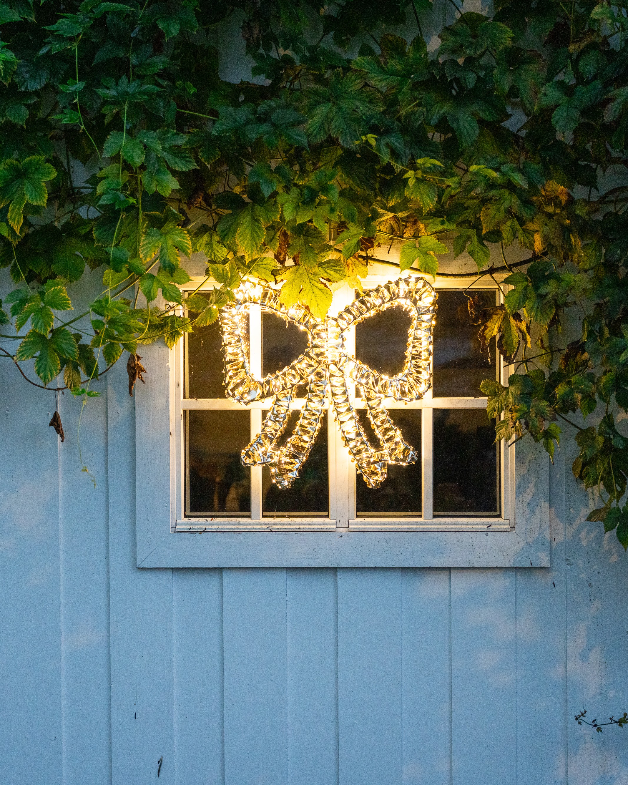 Dekorbelysning sløyfe i gull H46 cm