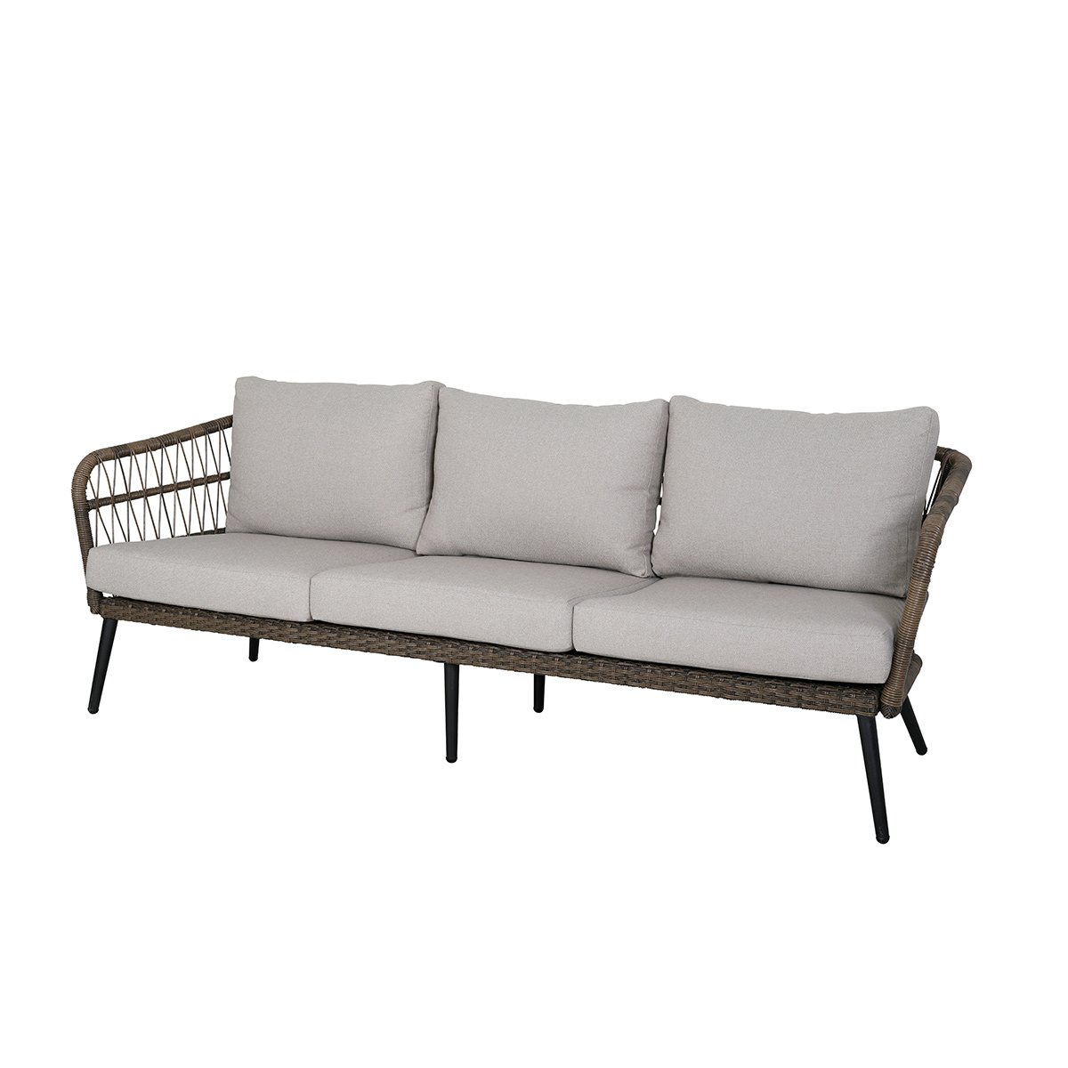 Nydelig 3 seters sofa i naturfarget kunstrotting. fletten på kunstrottingen og de lyse putene gir et romantisk, stramt utrykk