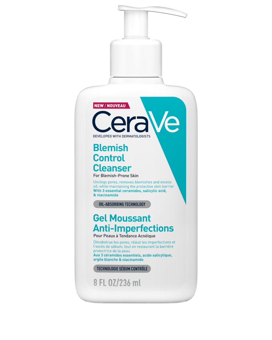 Bildet viser en pumpeflaske med CeraVe Blemish Control Cleanser, en ansiktsrens formulert for hud med tendens til urenheter. Produktet inneholder tre essensielle ceramider, salisylsyre og niacinamid som hjelper til med å åpne tilstoppede porer, fjerne overflødig olje, og redusere urenheter, samtidig som det opprettholder hudens beskyttende barriere.