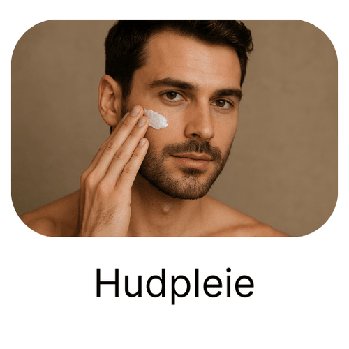 Bilde av en mann som tar på ansiktskrem. Står hudpleie på bildet. Hudpleieprodukter fra nettapoteket
