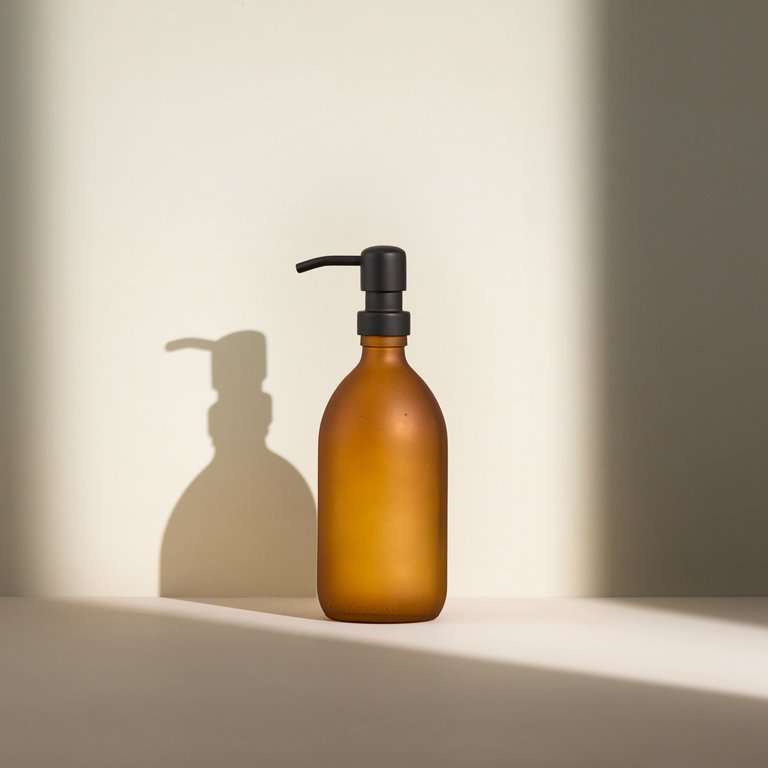 Flacon distributeur de savon en verre ambré mat