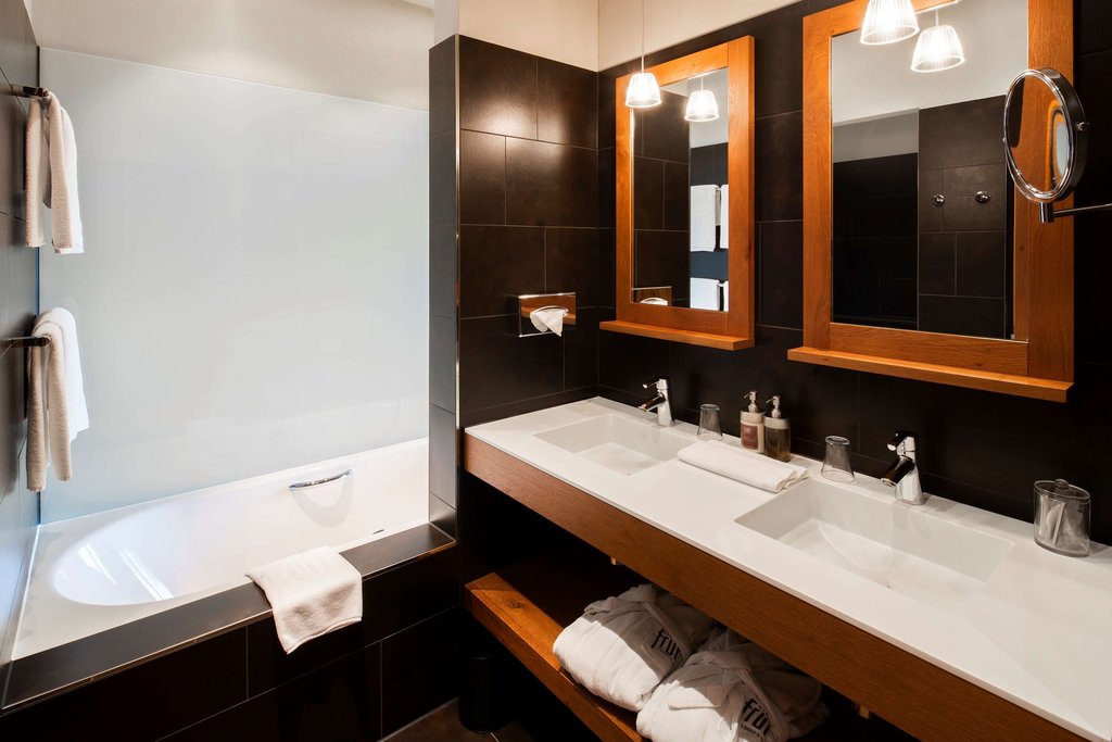 Mountain View Room
