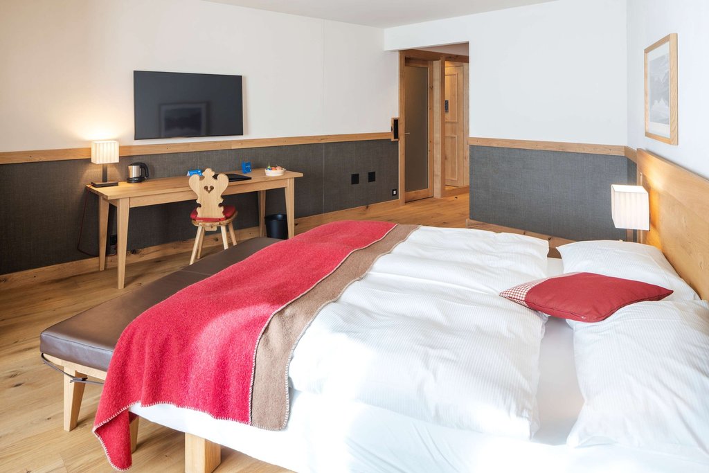 Lake View Room