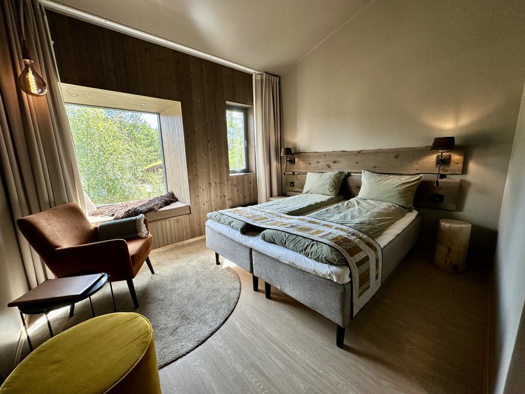 Standard Double Room with Window Seat