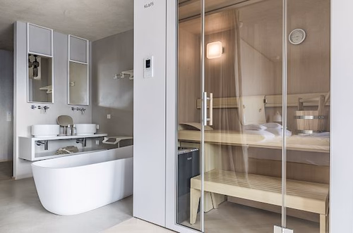Q-Suite