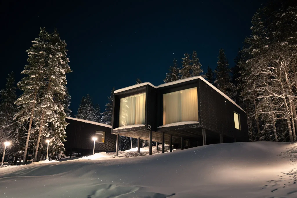 Hidden Arctic Cloud Villa