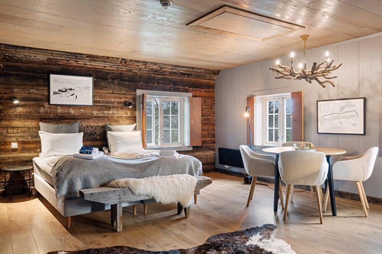 Besseggen Suite